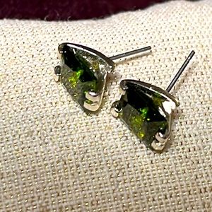 STERLING SILVER Earrings with green crystals